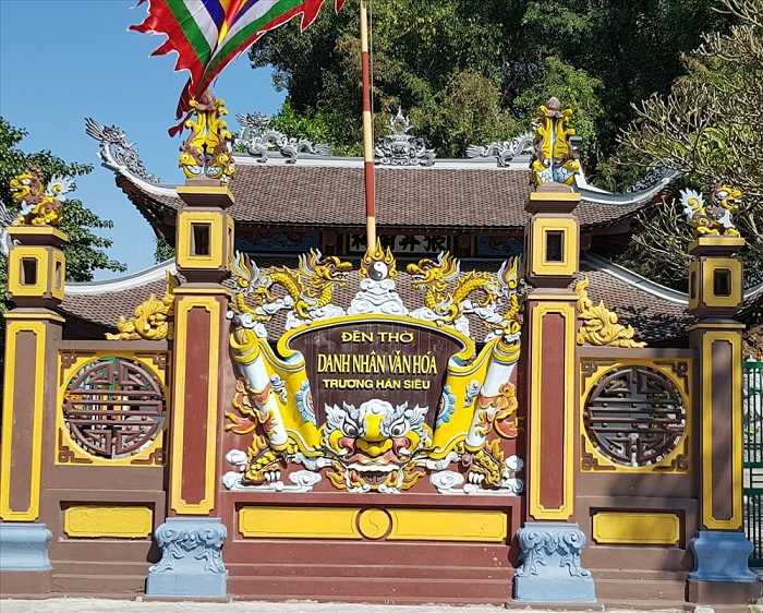 montagne Thuy Ninh Binh temple